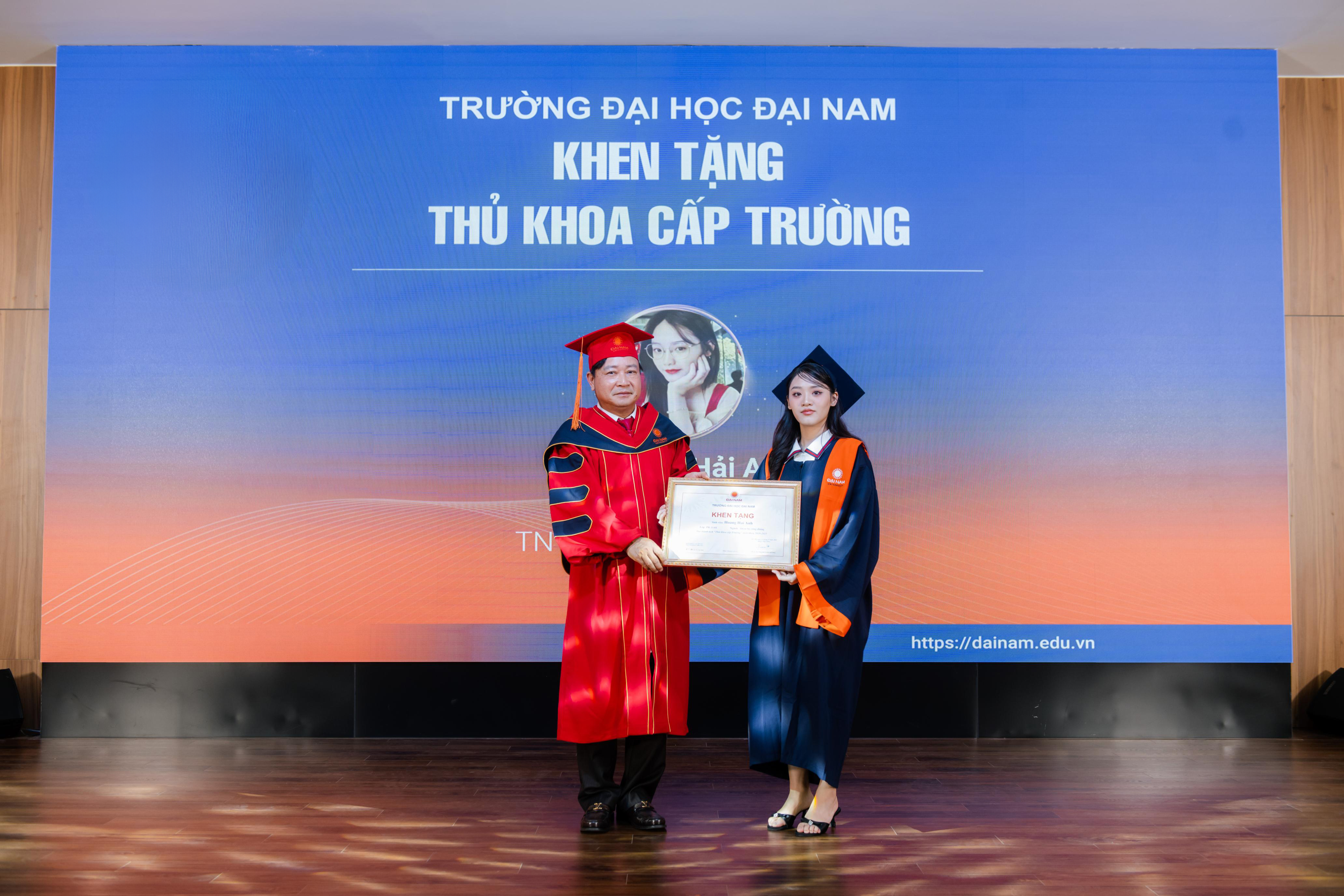 Chúc mừng tân cử nhân - Trường Đại học Đại Nam